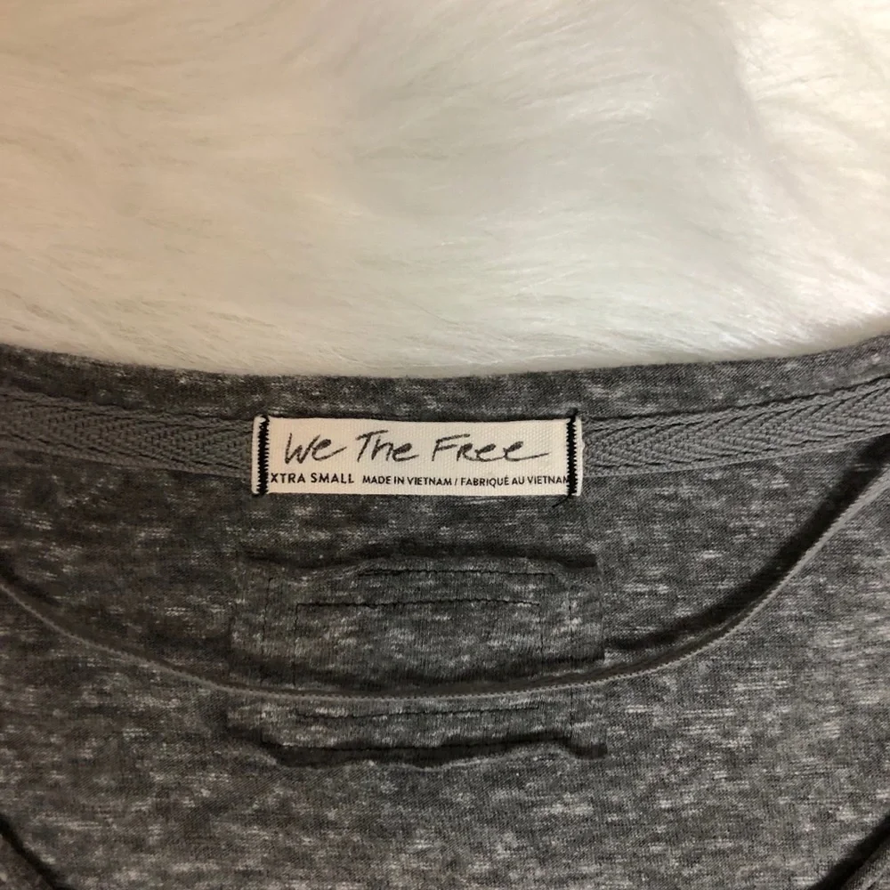 WE THE FREE women’s grey short sleeve XS